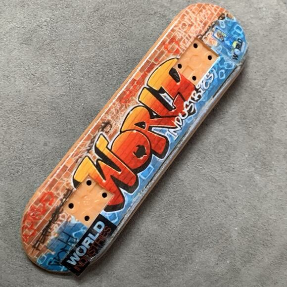 Vintage Tech Deck World Industries Fingerboard Graffiti Wall Skateboard - Picture 1 of 4
